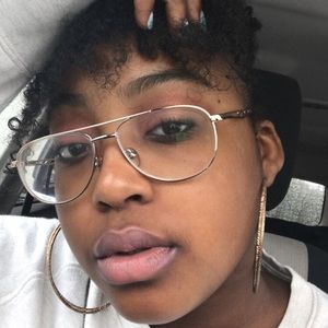 Meet your Posher, Zoe